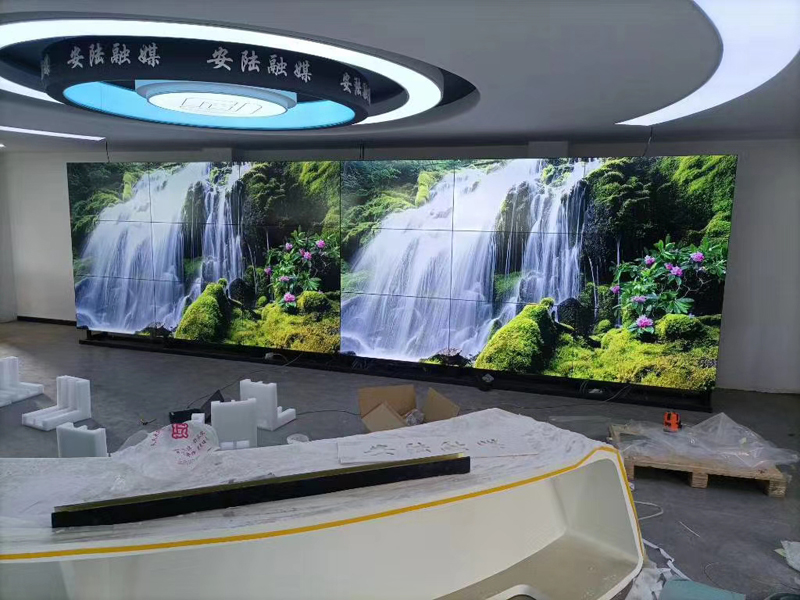 乐业液晶拼接屏-LG55寸3.5MM3x8